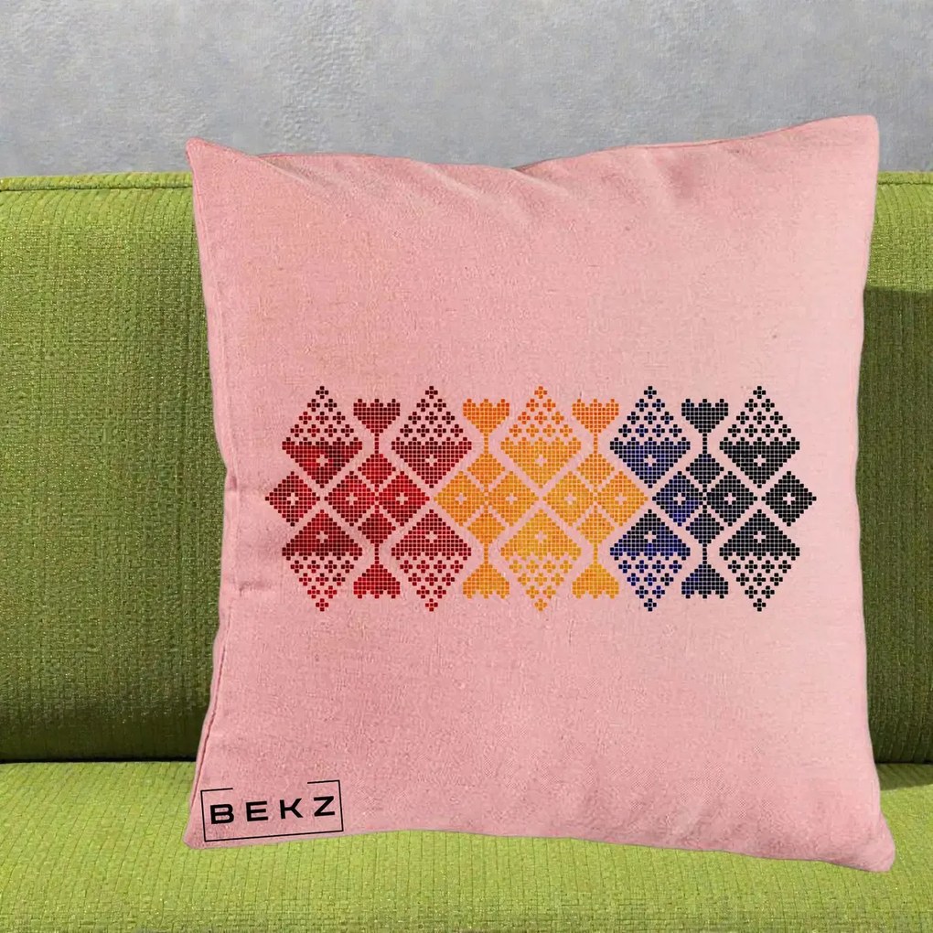 Perna Personalizata Motiv Tricolor Romanesc Broderie, 40x40 cm, Roz, Husa Detasabila, Perna Inclusa, BEKZ®