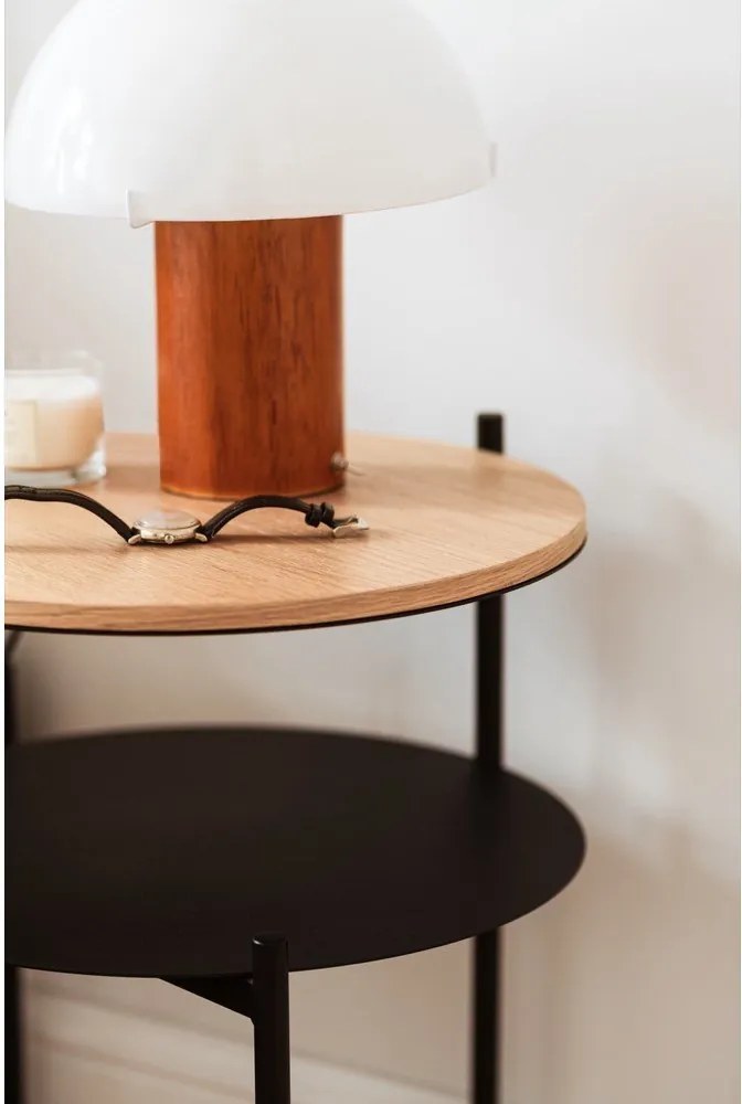 Noptieră neagră/în culoare naturală cu blat cu aspect de lemn de stejar Tu – noo.ma