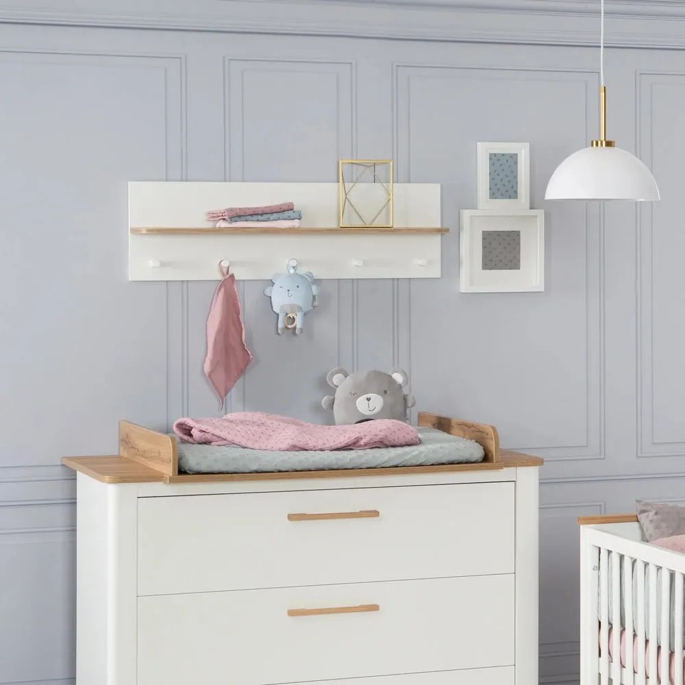 Cuier pentru copii alb-în culoare naturală de perete cu aspect de lemn de stejar Ava – Roba