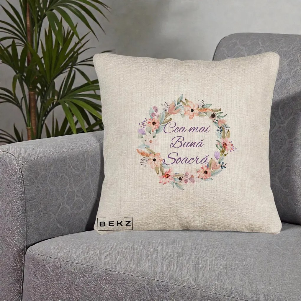 Cadou pentru Soacra - Perna Personalizata Cea mai Buna Soacra cu Coronita Flori Boho Pastel, 40x40 cm, Bej Canapea, Husa Detasabila, Perna Inclusa, BEKZ®