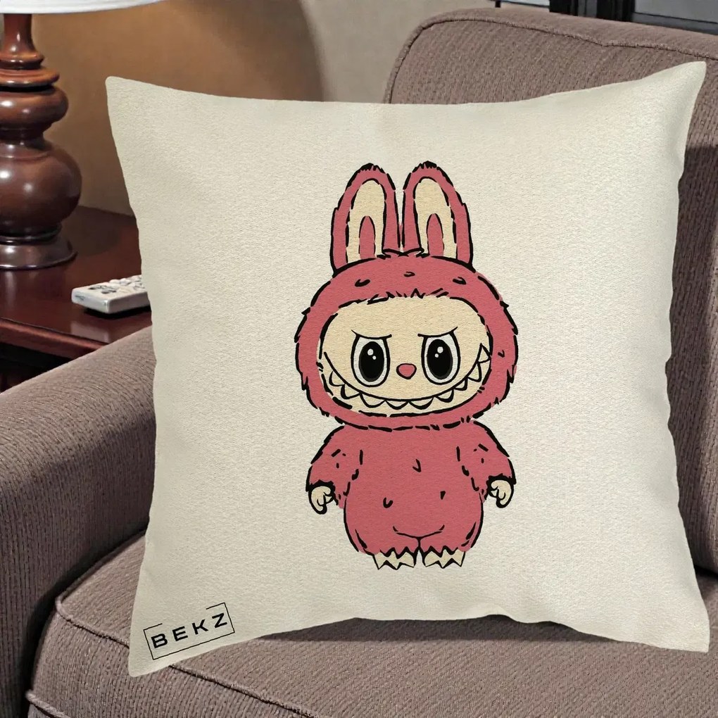 Perna Personalizata Labubu Roz Solo, 40x40 cm, Ecru, Husa Detasabila, Perna Inclusa, BEKZ®