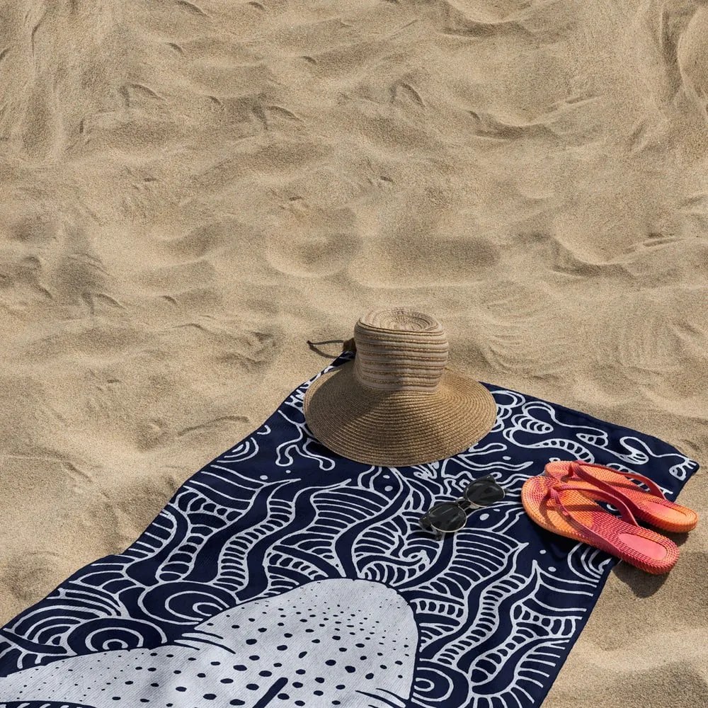 Prosop de plajă albastru închis 90x180 cm Shark – DecoKing