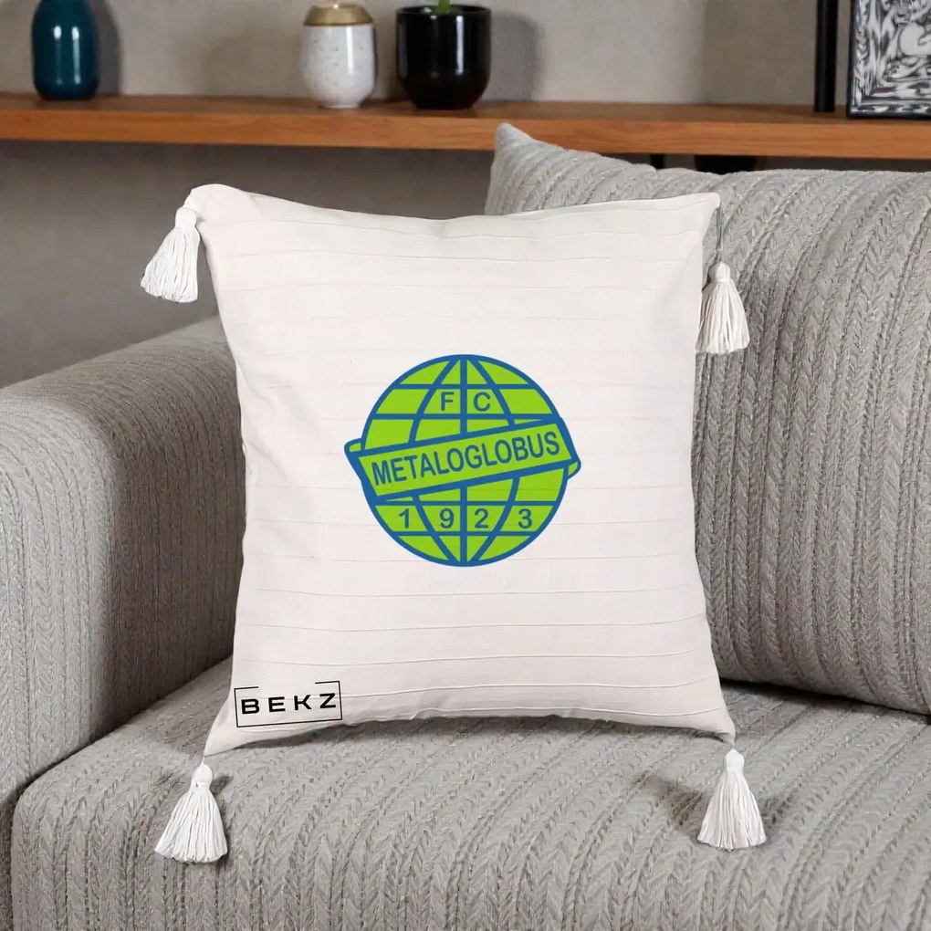 Perna Personalizata FC Metaloglobus Bucuresti 1923 Fotbal, 40x40 cm, Bej cu Franjuri, Husa Detasabila, Perna Inclusa, BEKZ®