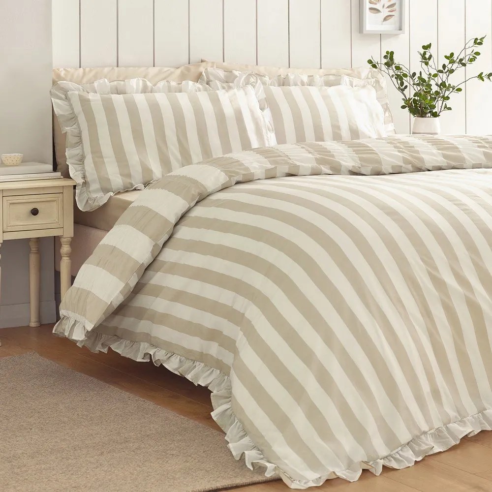 Lenjerie de pat bej pentru pat dublu cu 3 piese 200x200 cm Seersucker Frill Stripe – Catherine Lansfield