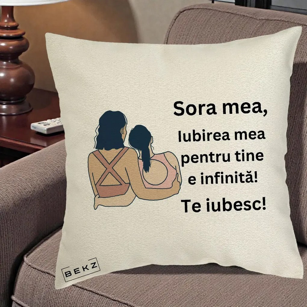 Cadou pentru Sora - Perna Personalizata Sora Mea Te Iubesc Doua Fete Fashioniste Line Art, 40x40 cm, Ecru, Husa Detasabila, Perna Inclusa, BEKZ®