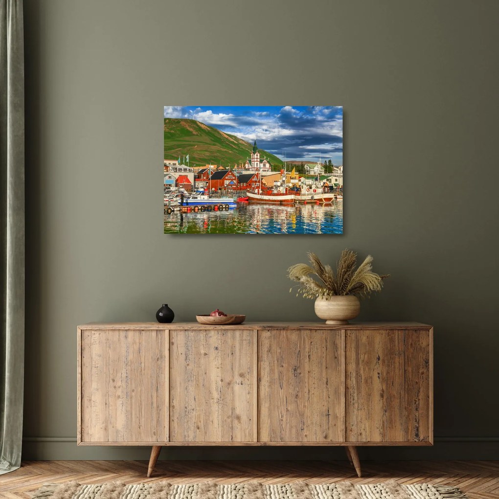 Tablou pe sticlă - Húsavík (70x50 cm)