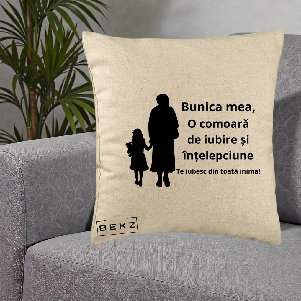 Cadou pentru Bunica - Perna Personalizata Bunica Mea Comoara Iubire Intelepciune Silueta, 40x40 cm, Bej, Husa Detasabila, Perna Inclusa, BEKZ®