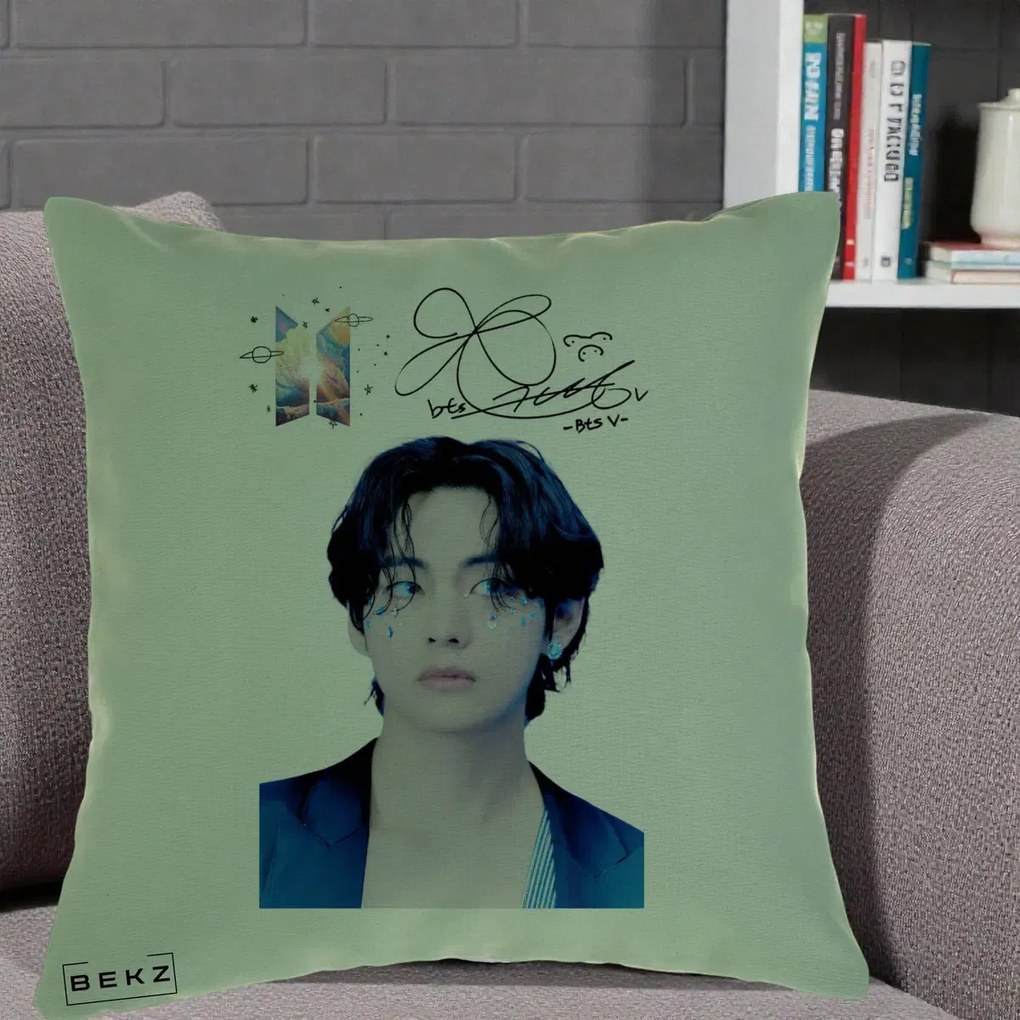 Perna Personalizata K-pop BTS V Taehyung Portret cu Autograf, 40x40 cm, Verde, Husa Detasabila, Perna Inclusa, BEKZ®