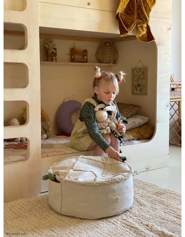 Fotoliu puf pentru copii crem Tic-Tac-Toe – Lorena Canals