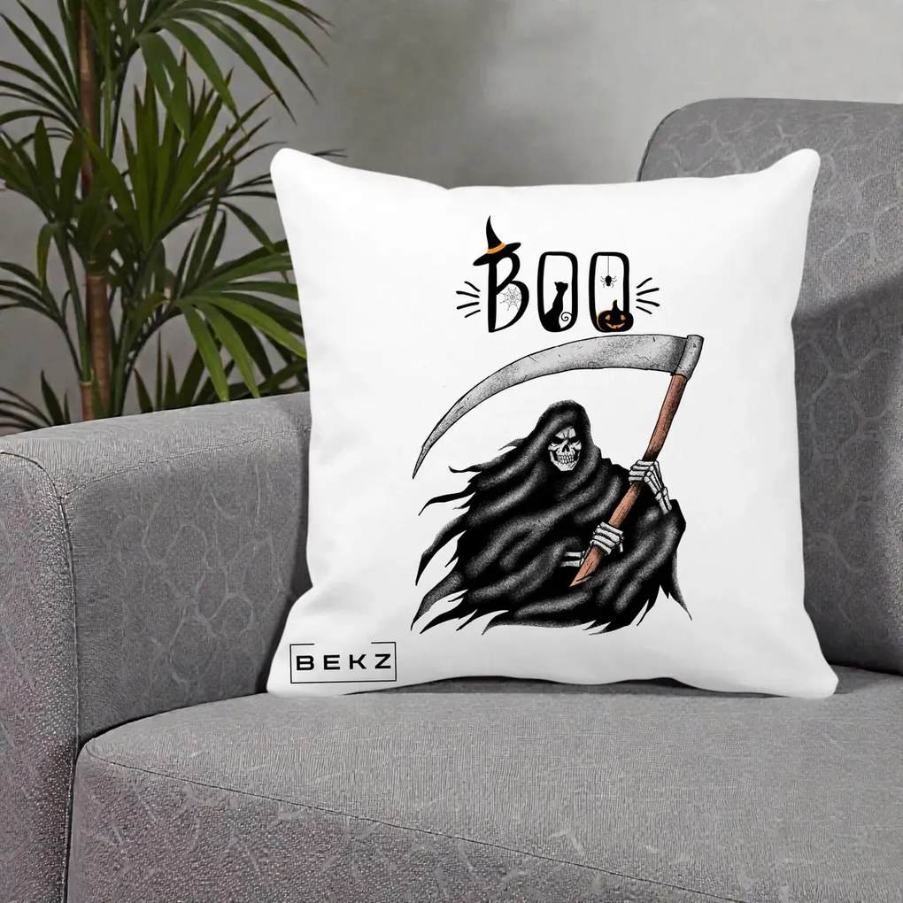 Perna Decorativa Halloween Boo Grim Reaper cu Coasa, 40x40 cm, Alba Mata, Husa Detasabila, Perna Inclusa, BEKZ®