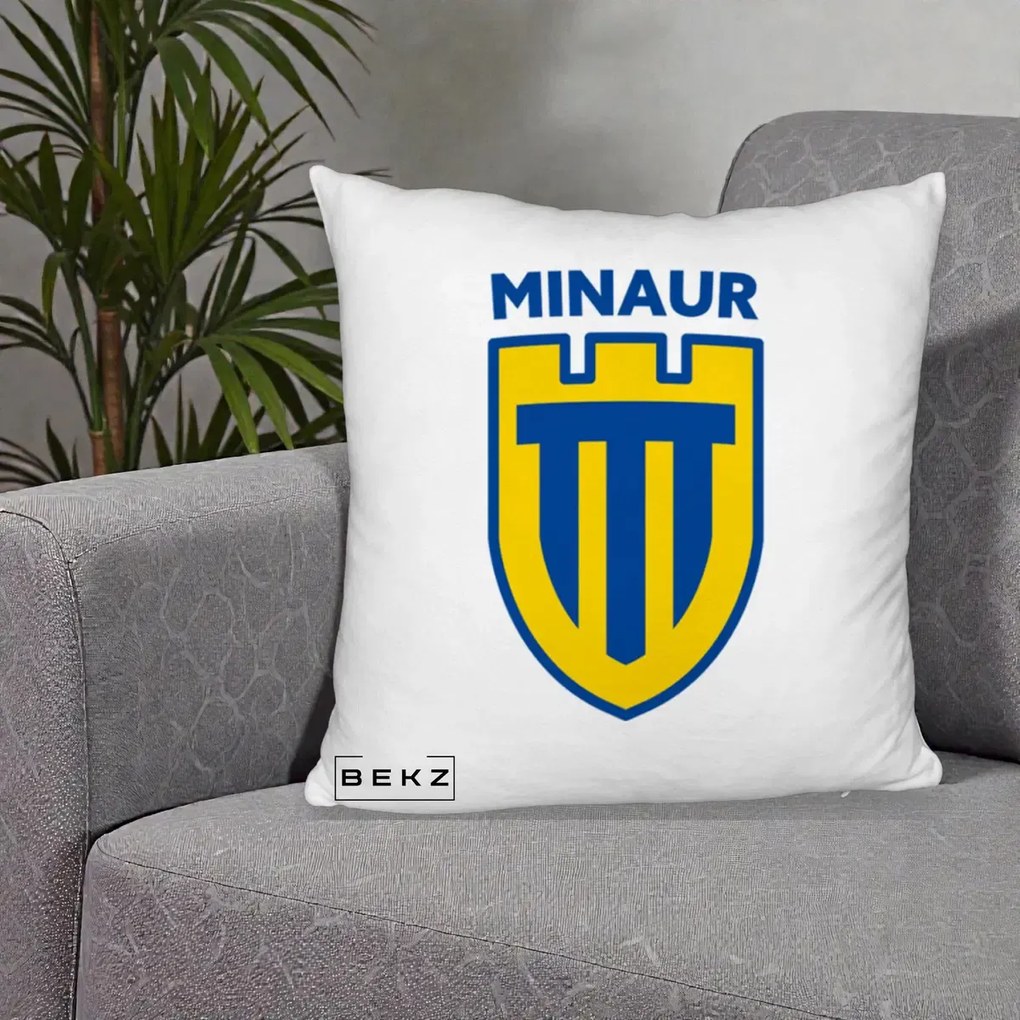 Perna Personalizata Minaur Baia Mare Fotbal, 40x40 cm, Alb Pufos, Husa Detasabila, Perna Inclusa, BEKZ®