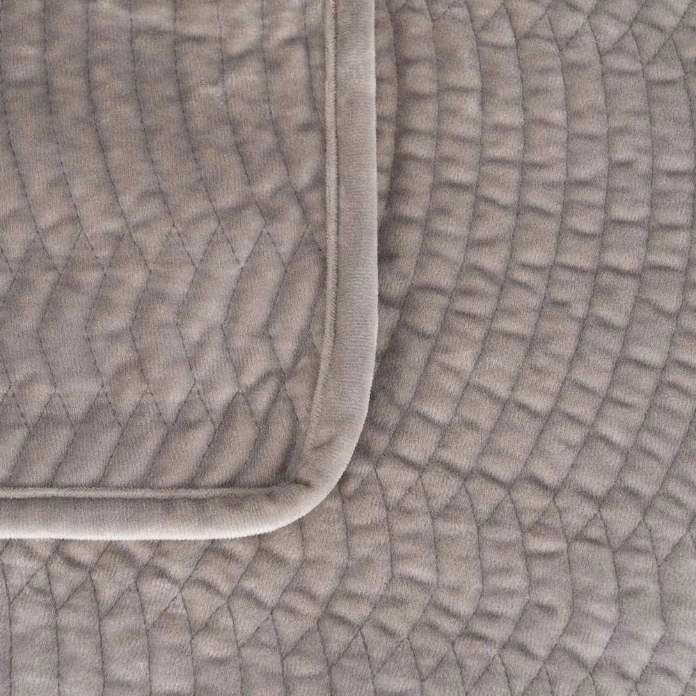 Cuvertură gri matlasată din catifea 180x260 cm – Ixia