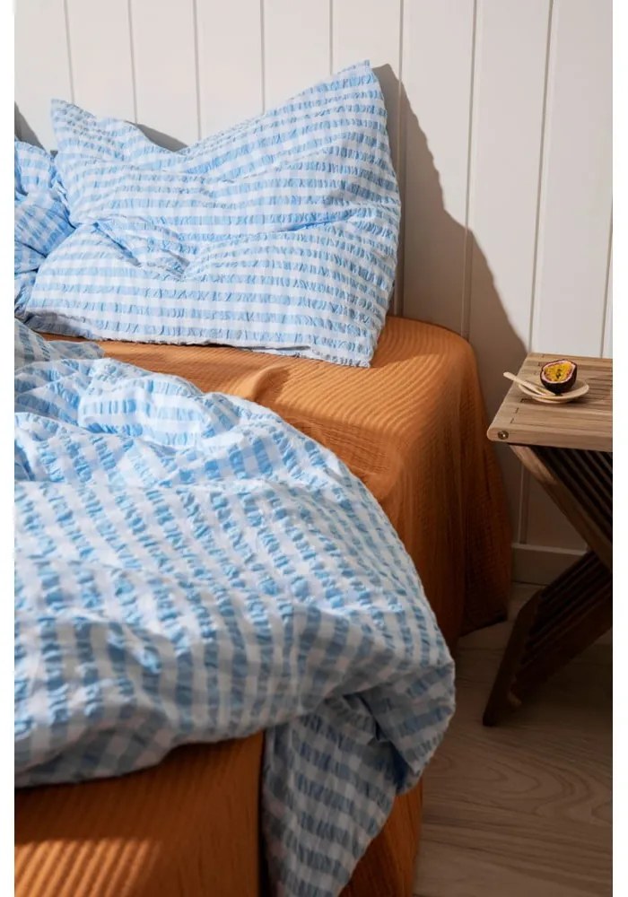 Lenjerie de pat albă/albastru-deschis din țesătură crep pentru pat de o persoană/extinsă 140x220 cm Bæk&amp;Bølge – JUNA