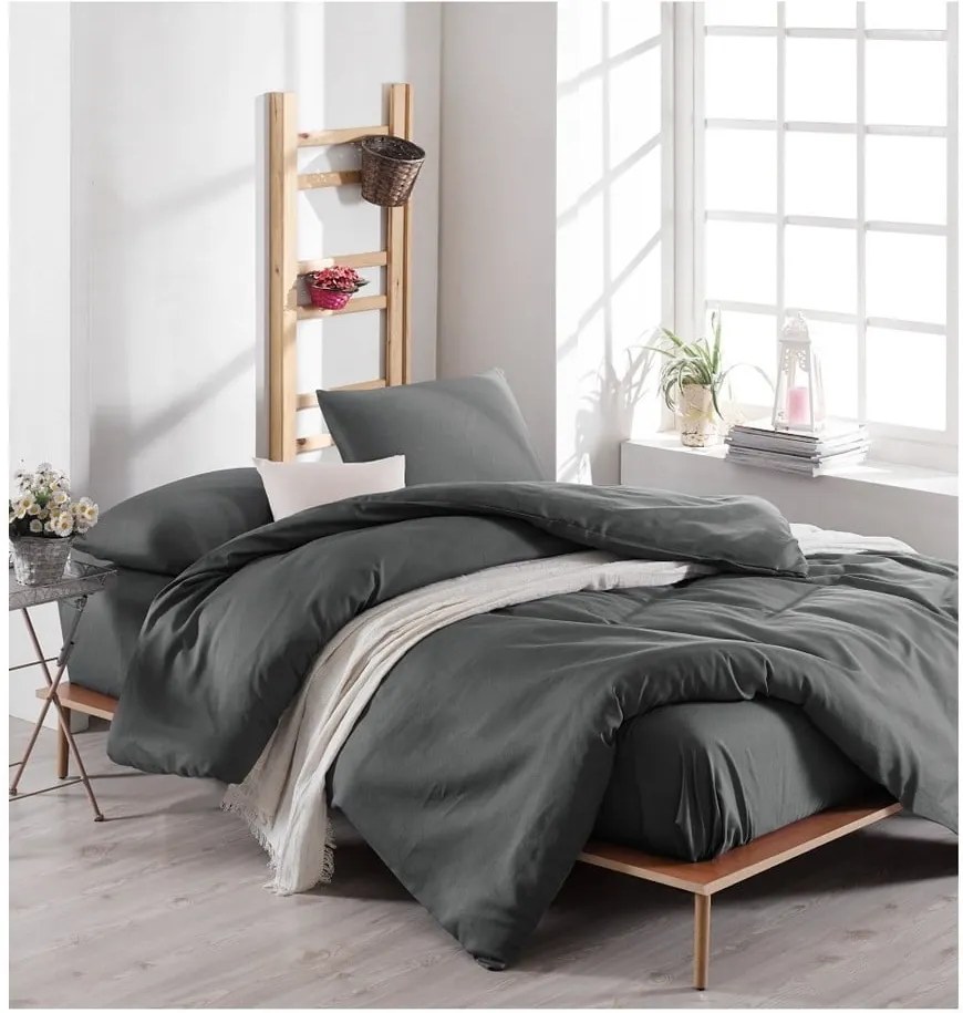 Lenjerie de pat cu cearșaf Reterro Larika, 200 x 220 cm