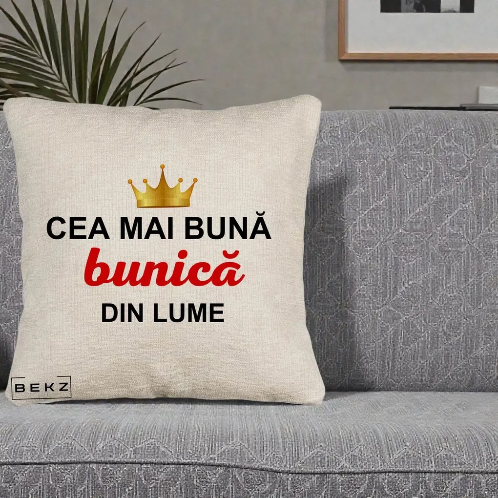 Cadou pentru Bunica - Perna Personalizata Cea Mai Buna Bunica Din Lume Coroana Aurie, 40x40 cm, Bej Canapea, Husa Detasabila, Perna Inclusa, BEKZ®