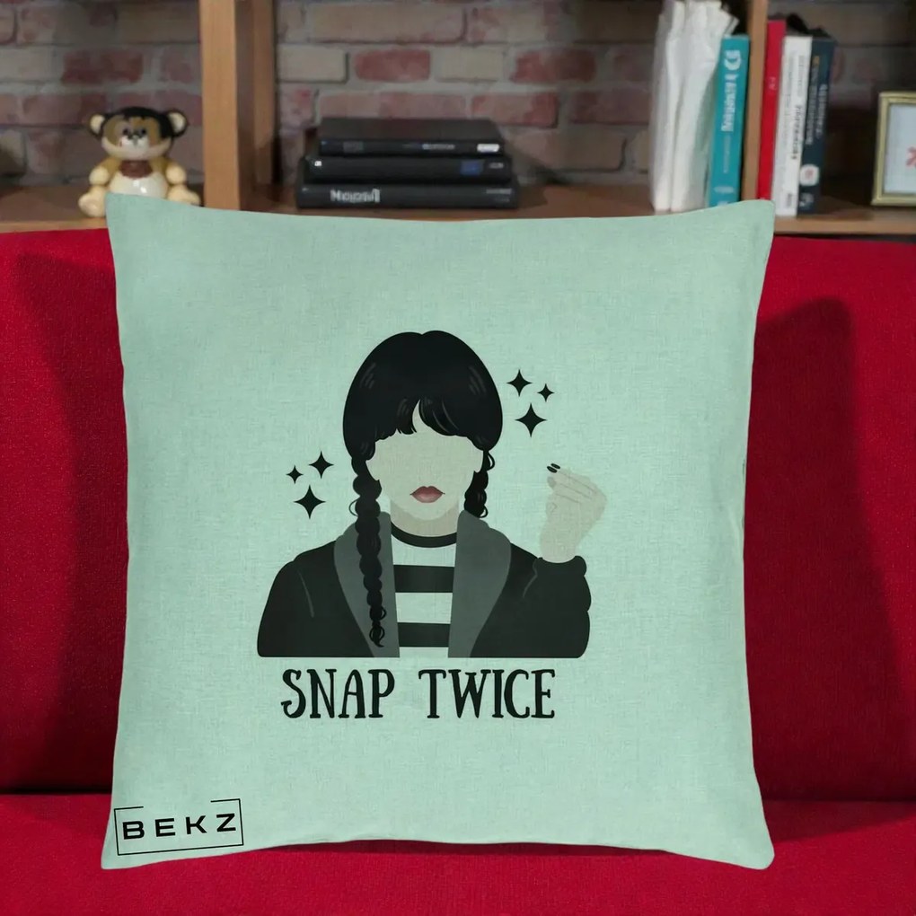 Perna Personalizata Wednesday Snap Twice, 40x40 cm, Verde Menta, Husa Detasabila, Perna Inclusa, BEKZ®