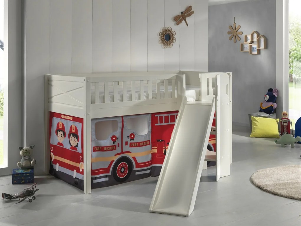 Set SCOTT este format din vagonul de dormit înalt cu tobogan și cortina de joacă FIRE TRUCK.