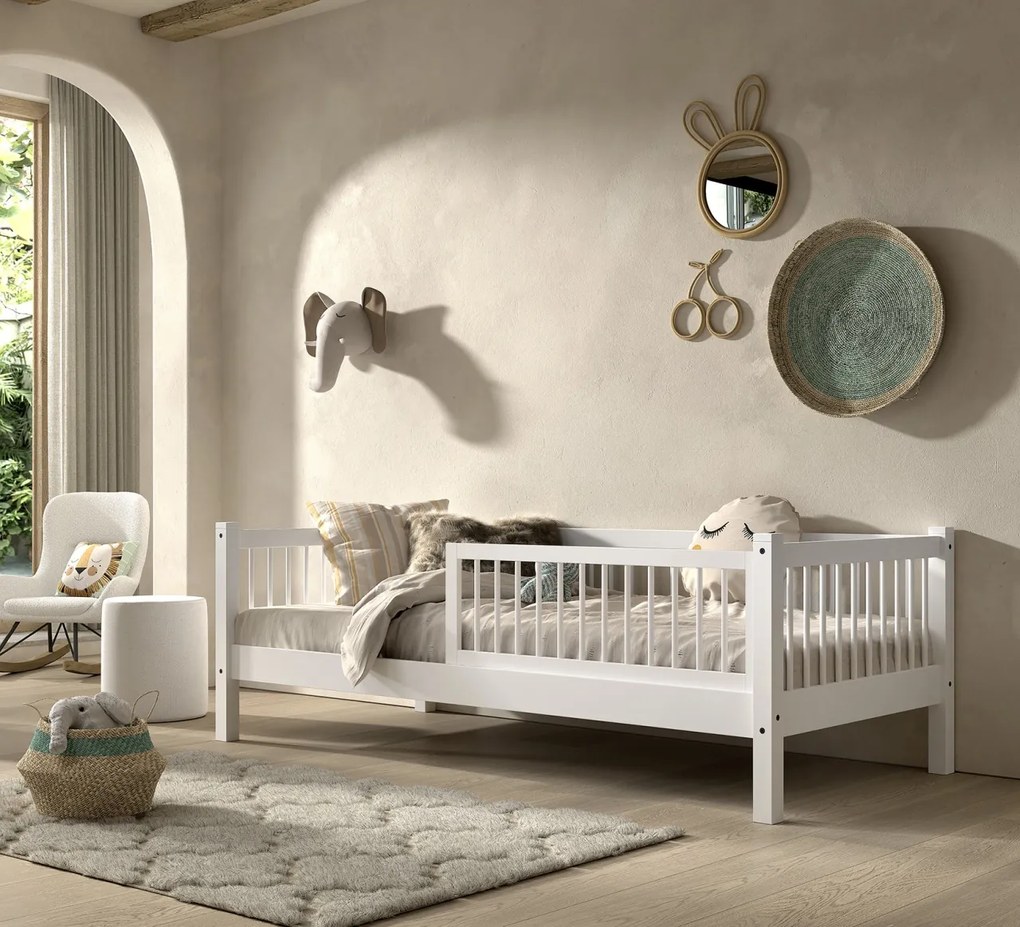 Set FORREST BEECH format dintr-un Pat copii cabină (90 x 200 cm) și o bară de siguranță.