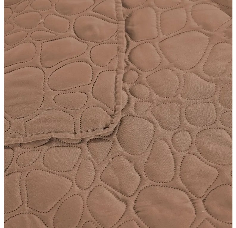 Cearceaf de pat maro deschis cu model STONE Dimensiuni: 220 x 240 cm
