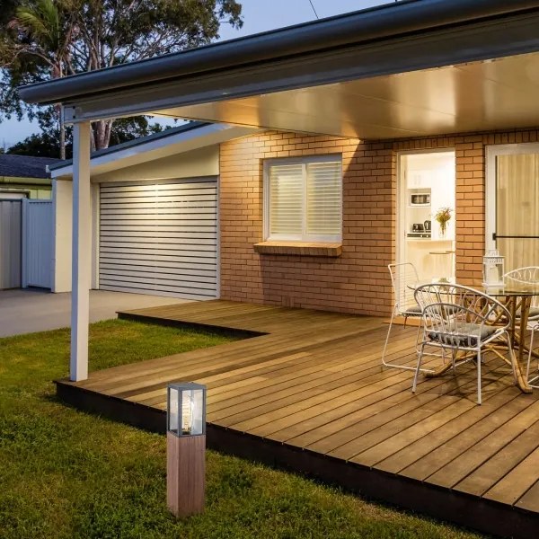 Lampă de exterior WALES 1xE27/60W/230V IP44 Rabalux 7196