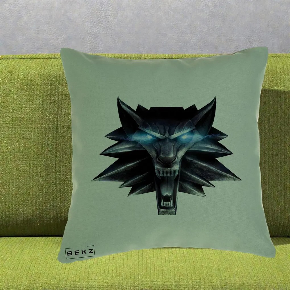 Perna Decorativa The Witcher Wolf Head, 40x40 cm, Verde, Husa Detasabila, Perna Inclusa, BEKZ®