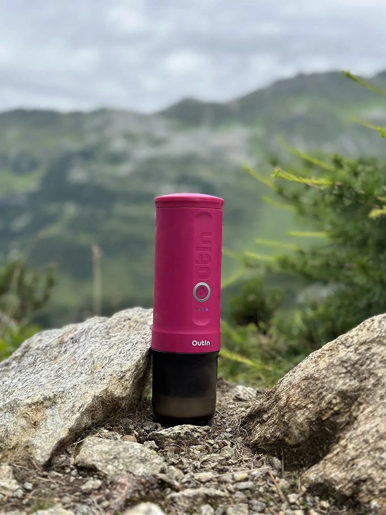 Outin Nano (Crimson Red) - aparat de cafea de călătorie