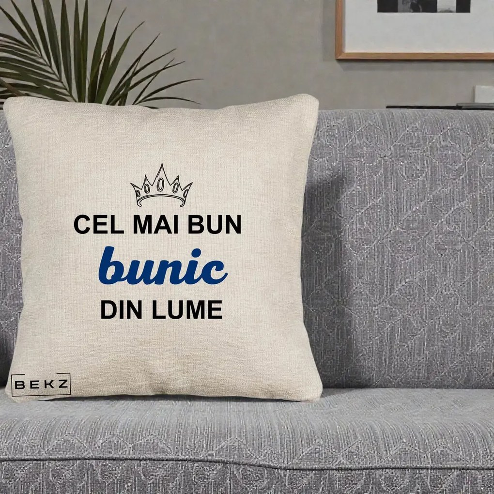 Cadou pentru Bunic - Perna Personalizata Cel Mai Bun Bunic Din Lume Coroana Albastra, 40x40 cm, Bej Canapea, Husa Detasabila, Perna Inclusa, BEKZ®