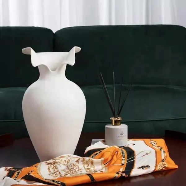 Vază ceramică albă 41,5 x 23 cm