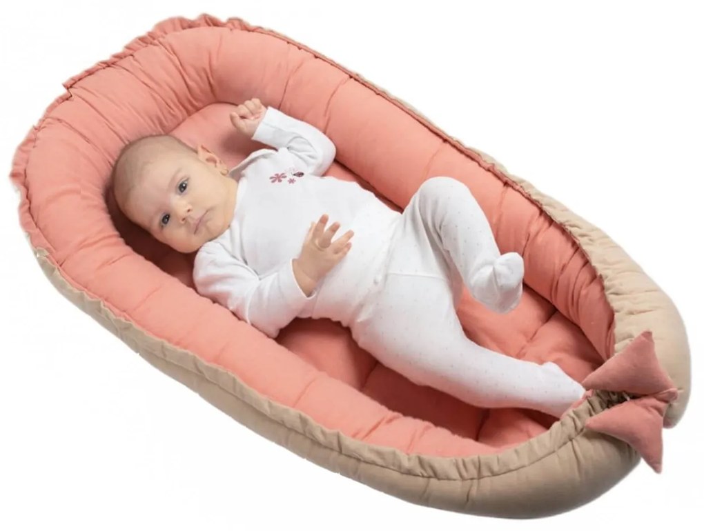 Cosulet bebelus pentru dormit din tesatura de in Kidizi Baby Nest Cocoon 90x50 cm Pink