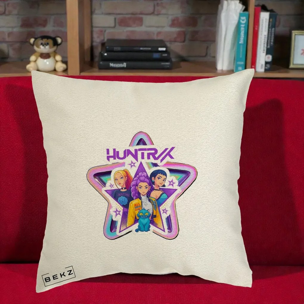 Perna Personalizata K-pop HUNTRX Trio Stea cu Pisica, 40x40 cm, Ecru, Husa Detasabila, Perna Inclusa, BEKZ®
