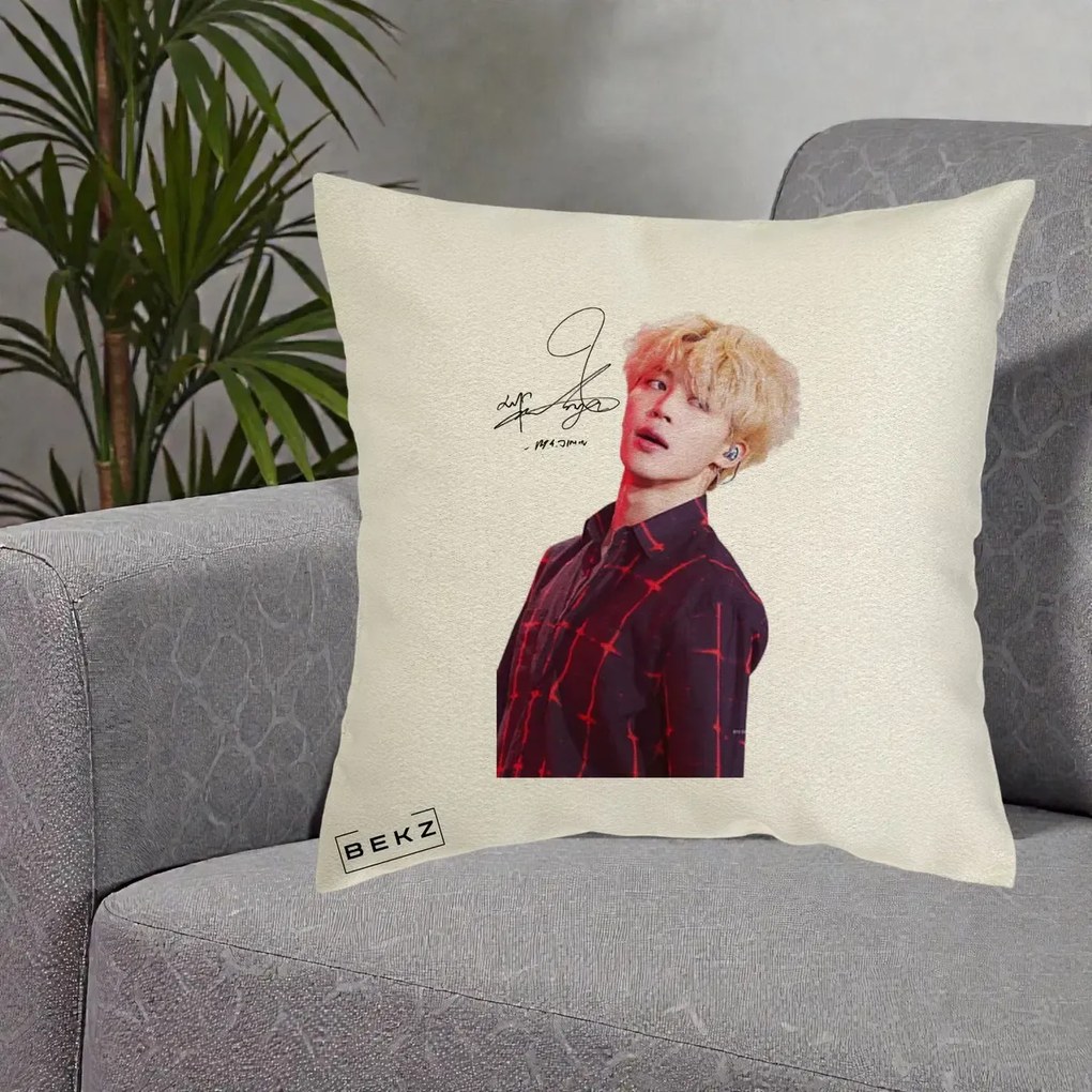 Perna Personalizata K-pop BTS Jimin Portret Artistic par Blond Autograf, 40x40 cm, Ecru, Husa Detasabila, Perna Inclusa, BEKZ®