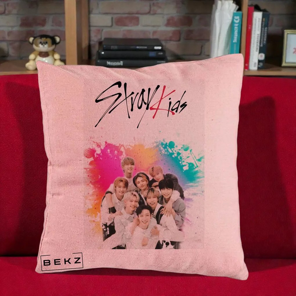 Perna Personalizata K-pop Stray Kids cu Splash Multicolor, 40x40 cm, Roz, Husa Detasabila, Perna Inclusa, BEKZ®