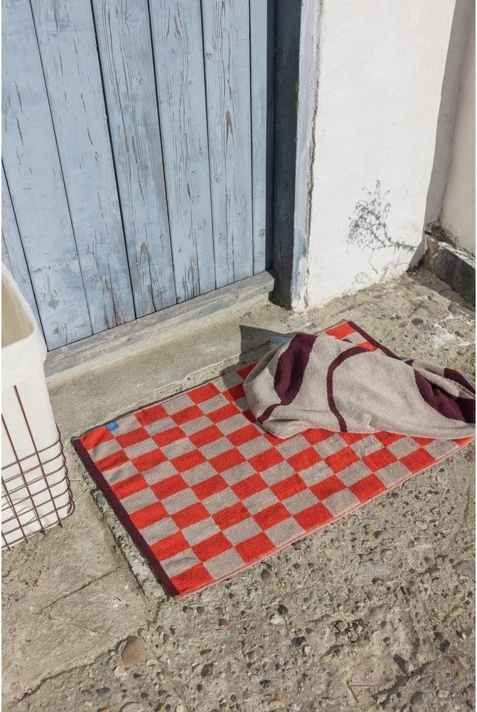 Covoraș de baie portocaliu/bej pentru duș din bumbac organic 50x80 cm Retro – Mette Ditmer Denmark