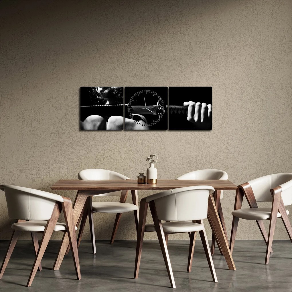 Tablou - Femeie cu o sabie (cu ceas) (90x30 cm)