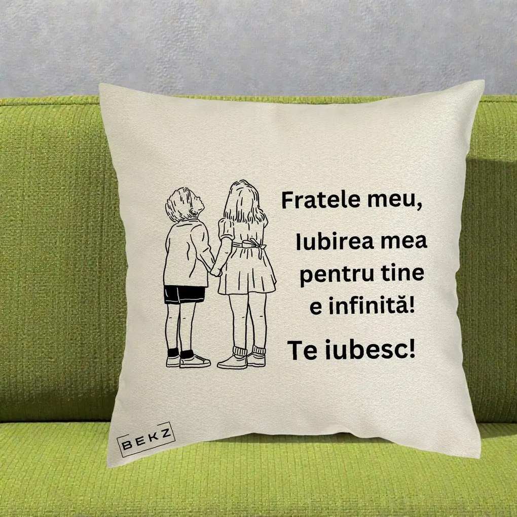 Cadou pentru Frate - Perna Personalizata Fratele Meu Te Iubesc Copii Tinand Maini Line Art, 40x40 cm, Ecru, Husa Detasabila, Perna Inclusa, BEKZ®