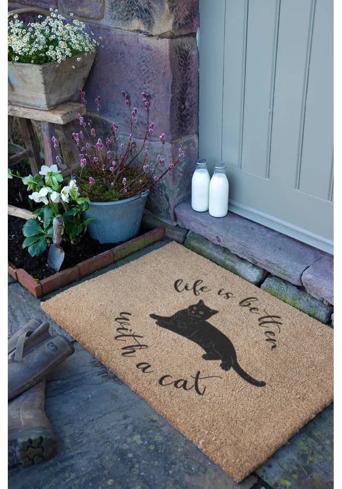 Covoraș de intrare din fibre de nucă de cocos 40x60 cm Life Is Better With a Cat – Artsy Doormats