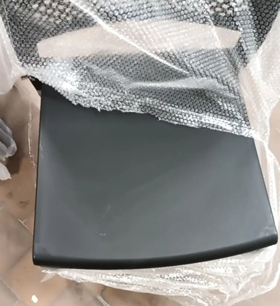 Reducere Scaun din plastic negru PAGI calitatea a II-a