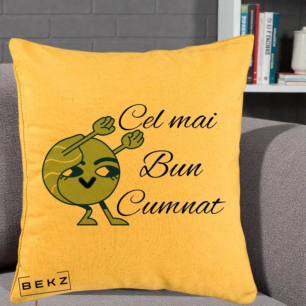 Cadou pentru Cumnat - Perna Personalizata Cel mai Bun Cumnat cu Personaj Funny Verde, 40x40 cm, Galben, Husa Detasabila, Perna Inclusa, BEKZ®