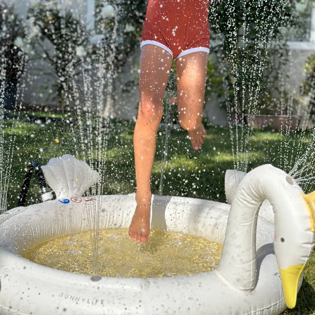 Piscina gonflabila copii cu stropitoare Lebada