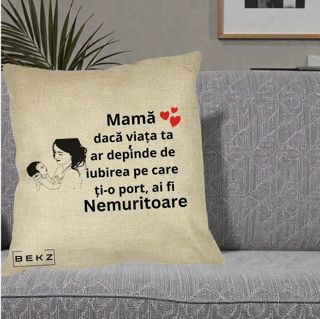Cadou pentru Mama - Perna Personalizata Mama Nemuritoare Imbratisare Copil, 40x40 cm, Crem, Husa Detasabila, Perna Inclusa, BEKZ®