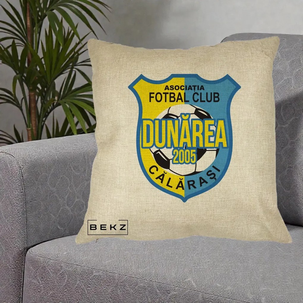 Perna Personalizata AFC Dunarea Calarasi 2005 Fotbal, 40x40 cm, Crem, Husa Detasabila, Perna Inclusa, BEKZ®