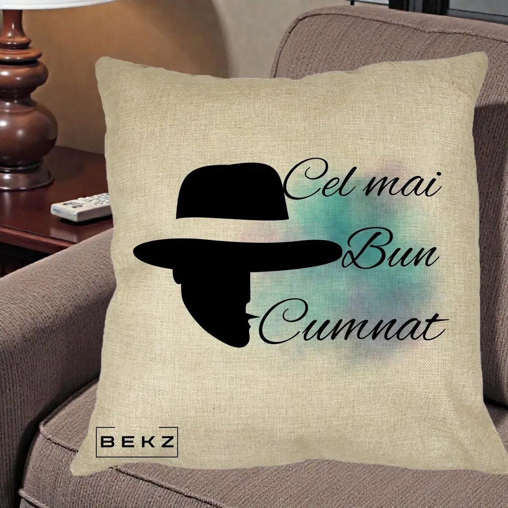 Cadou pentru Cumnat - Perna Personalizata Cel mai Bun Cumnat cu Silueta Palarie si Pete Teal-Roz, 40x40 cm, Crem, Husa Detasabila, Perna Inclusa, BEKZ®