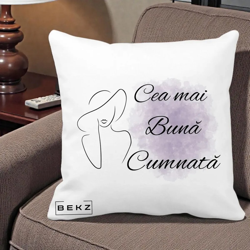 Cadou pentru Cumnata - Perna Personalizata Cea mai Buna Cumnata cu Silueta Dama si Pete Violet, 40x40 cm, Alba Mata, Husa Detasabila, Perna Inclusa, BEKZ®