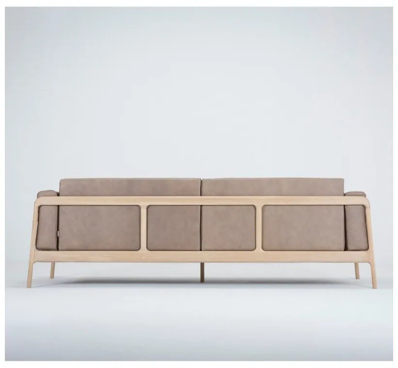 Canapea din piele bovină cu structură din lemn masiv de stejar Gazzda Fawn, 240 cm, maro deschis