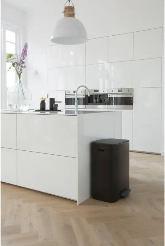 Coș Brabantia Bo Pedal 1003185, 60 L, închidere ușoară, bază antiderapantă, negru