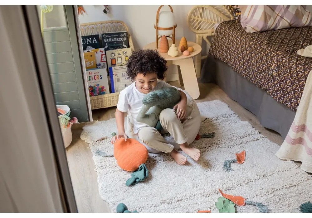 Covor de joacă pentru copii crem din bumbac 120x160 cm Veggie Garden – Lorena Canals