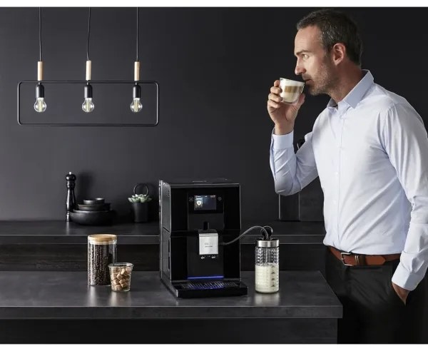 Espressor automat cu recipient pentru lapte INTUITION PREFERENCE 1450W/230V negru