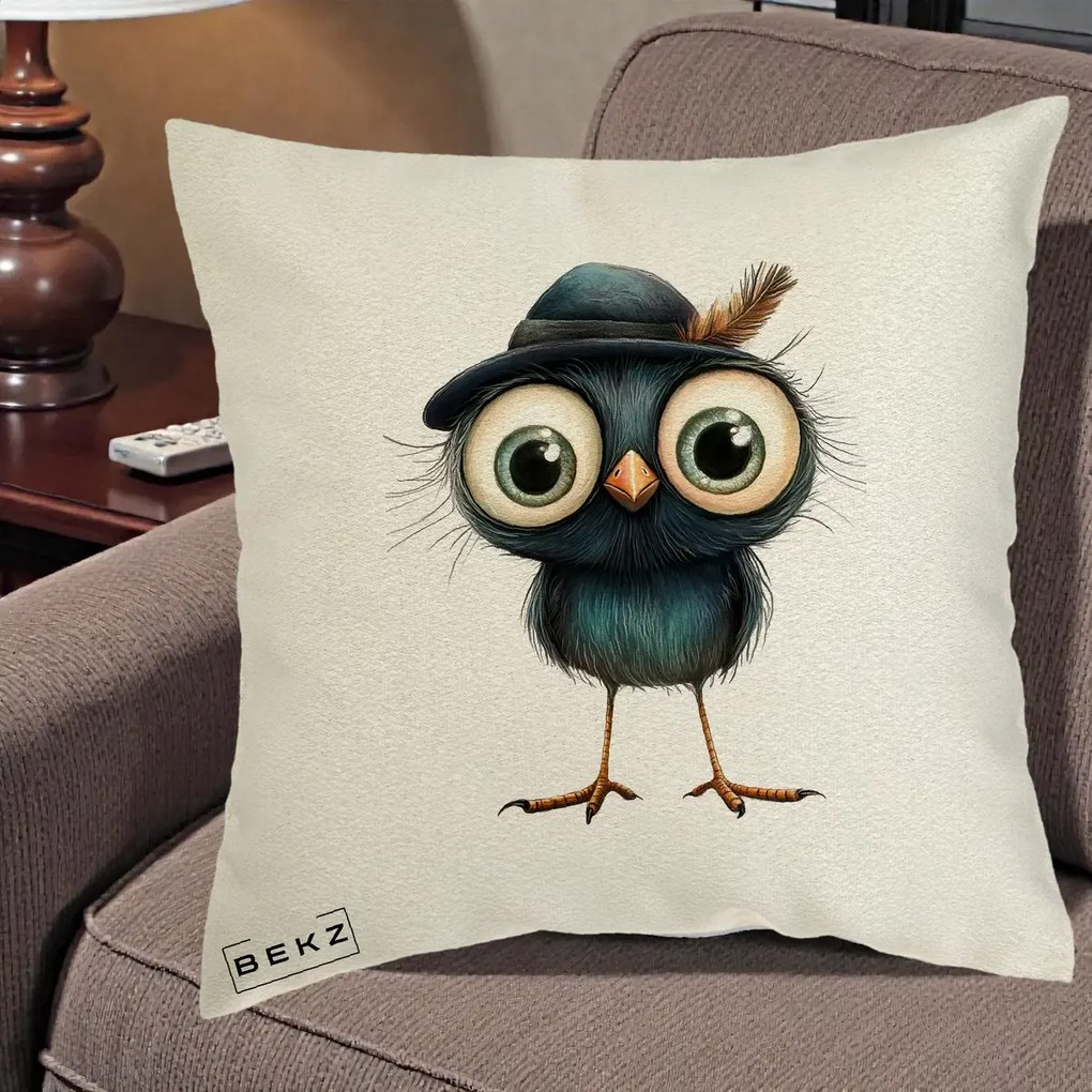 Perna Decorativa Pui Misterios cu Palarie Neagra, 40x40 cm, Ecru, Husa Detasabila, Perna Inclusa, BEKZ®