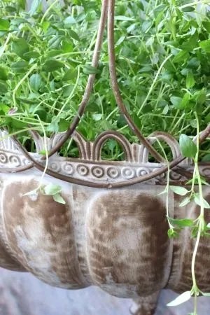 Ghiveci de perete din metal, mocca antichizat, H65/L34/W18 cm