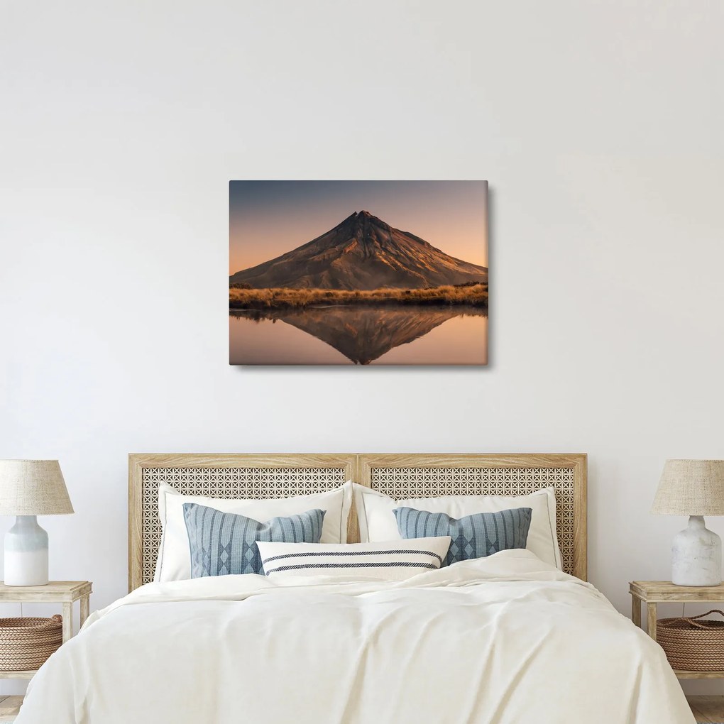 Tablou oglindirea muntelui Taranaki, Noua Zeelanda (70x50 cm)